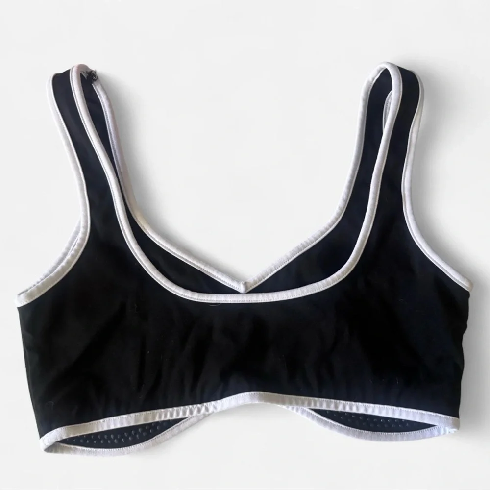LASLULU Black and White Sports Bra - Picture 3 of 4